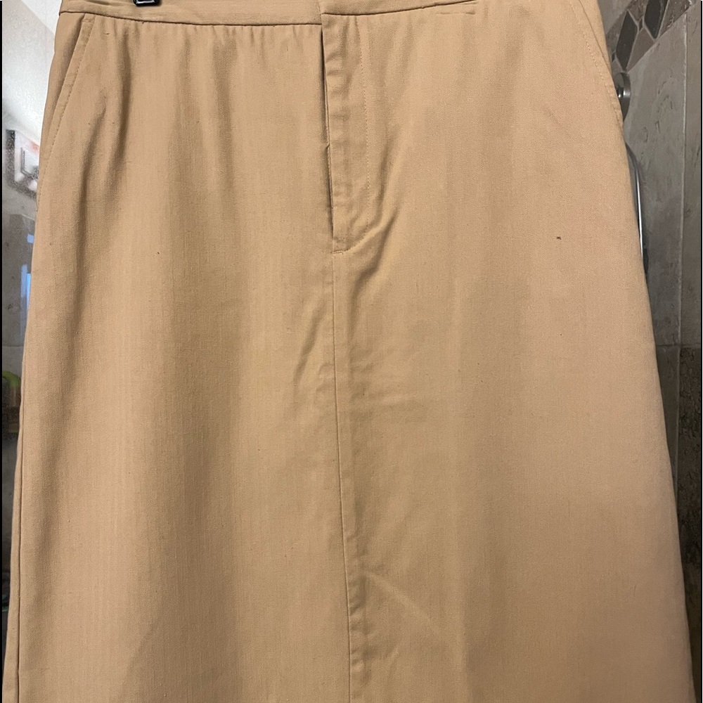 Gap skirt